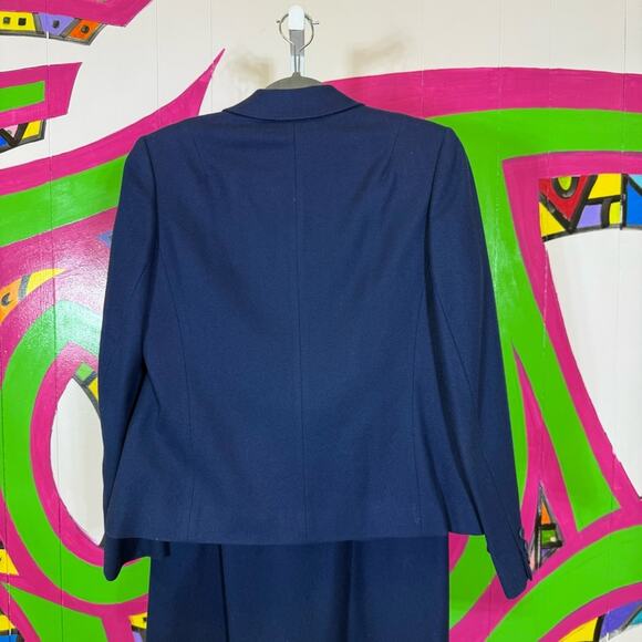 Pendleton Blue Tailored Suit Jacket and Skirt Set. Wool. Jacket Size 8 Skirt 10. - Picture 6 of 11